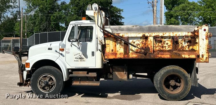 image for item EK8123 1999 International 4900 dump truck