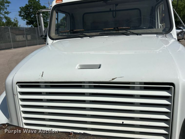 image for item EK8123 1999 International 4900 dump truck