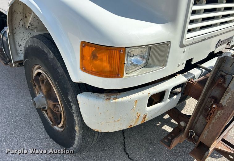 image for item EK8123 1999 International 4900 dump truck