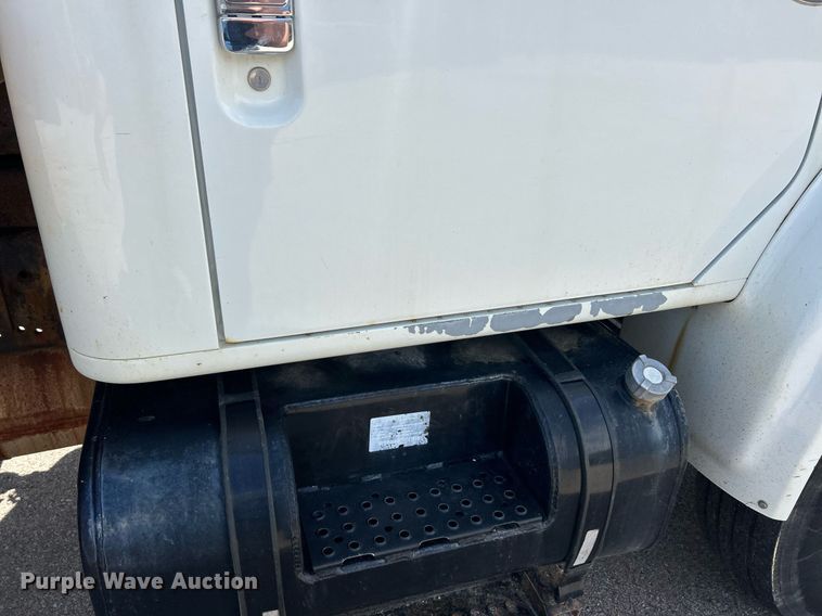 image for item EK8123 1999 International 4900 dump truck