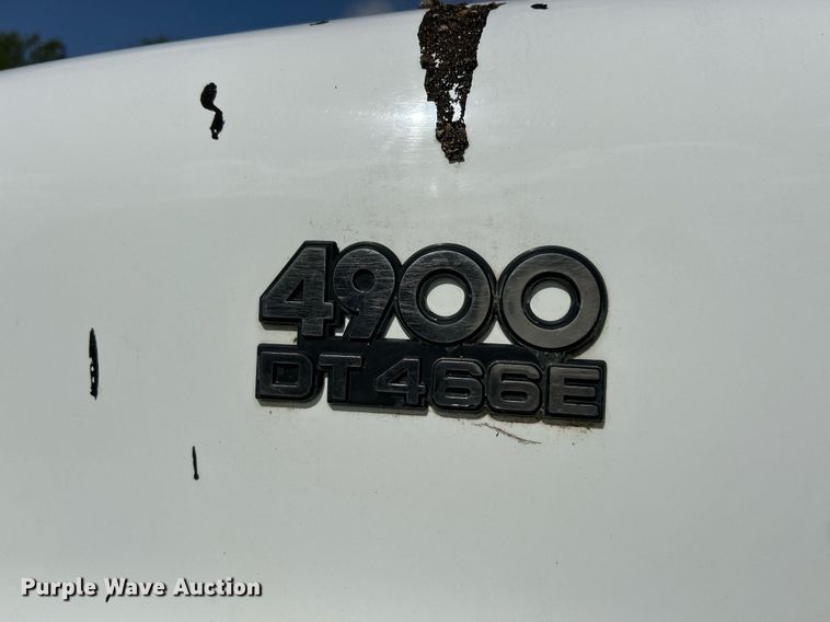 image for item EK8123 1999 International 4900 dump truck