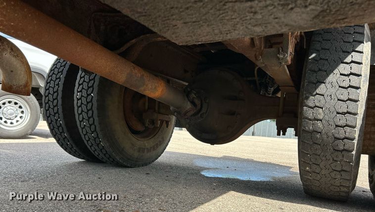 image for item EK8123 1999 International 4900 dump truck