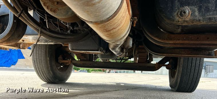 image for item EK8123 1999 International 4900 dump truck