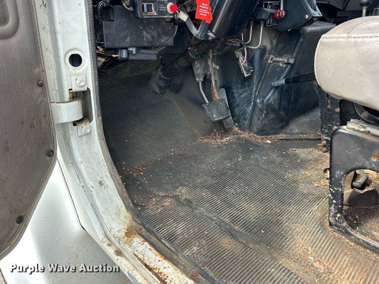 image for item EK8123 1999 International 4900 dump truck