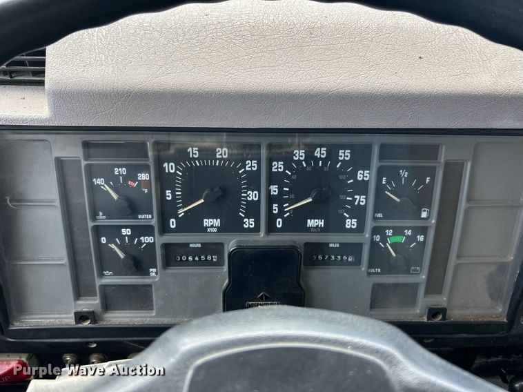 image for item EK8123 1999 International 4900 dump truck