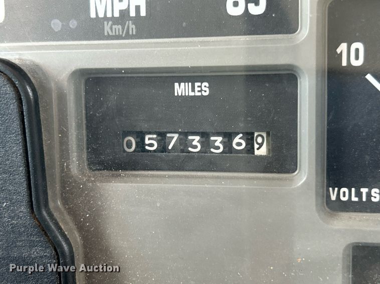 image for item EK8123 1999 International 4900 dump truck