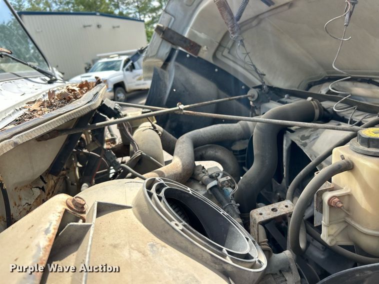 image for item EK8123 1999 International 4900 dump truck