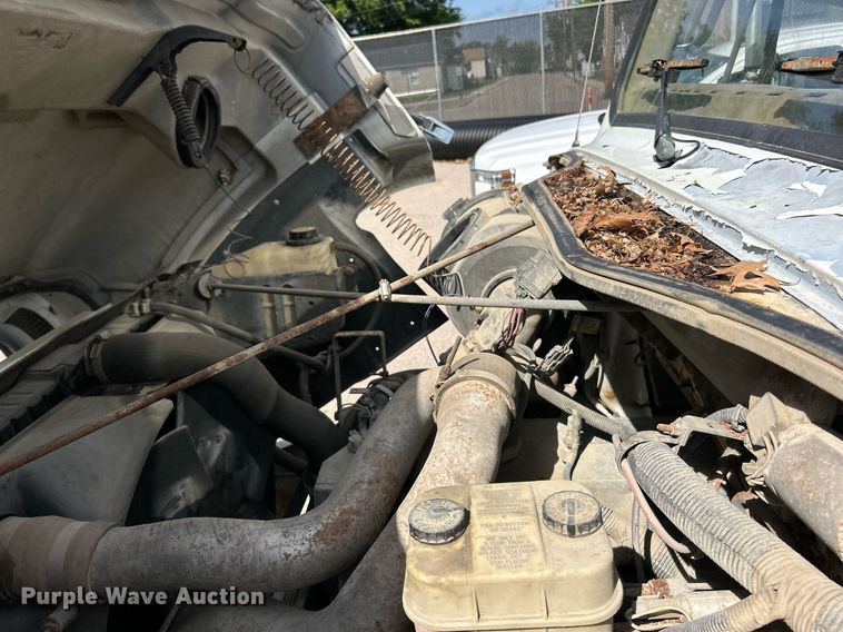 image for item EK8123 1999 International 4900 dump truck