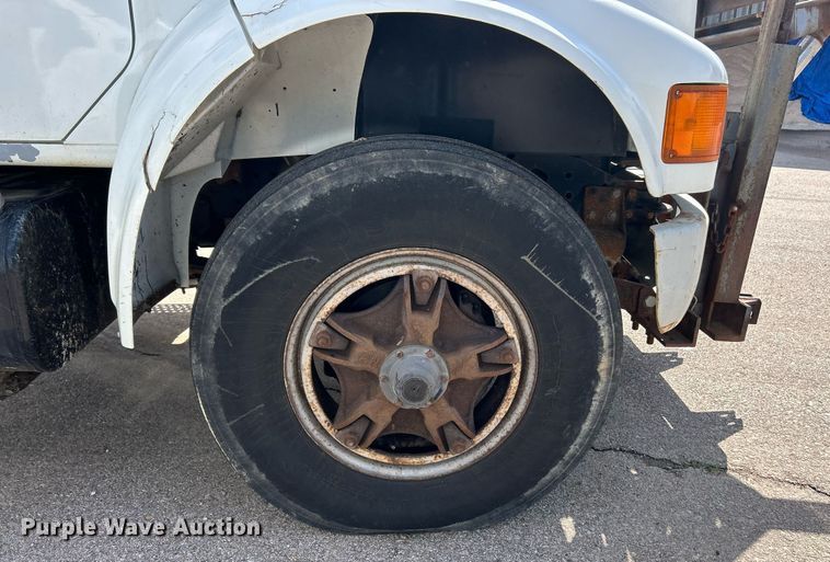 image for item EK8123 1999 International 4900 dump truck