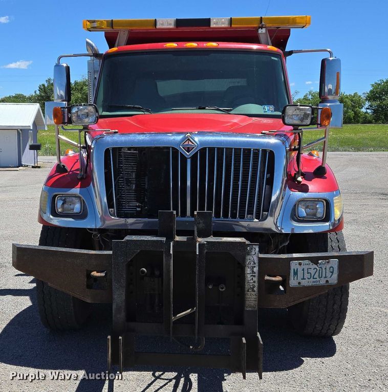image for item EM0043 2006 International 7400 dump truck