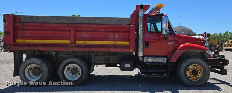image for item EM0043 2006 International 7400 dump truck