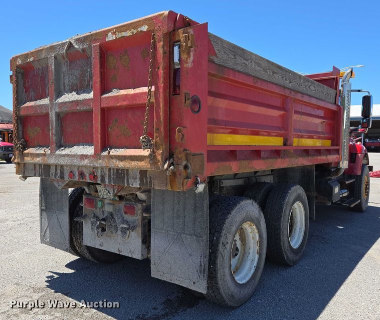 image for item EM0043 2006 International 7400 dump truck