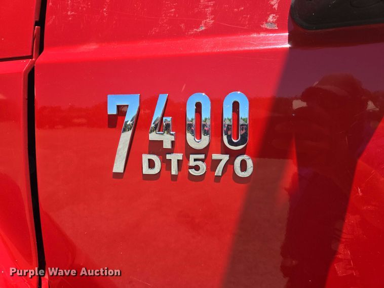 image for item EM0043 2006 International 7400 dump truck