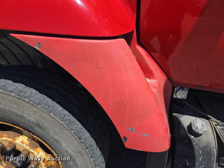 image for item EM0043 2006 International 7400 dump truck