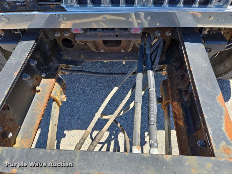 image for item EM0043 2006 International 7400 dump truck