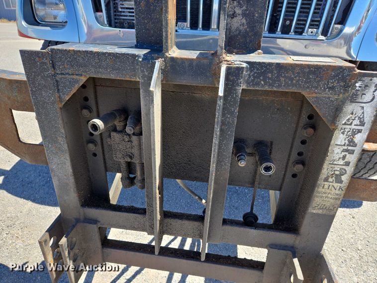 image for item EM0043 2006 International 7400 dump truck