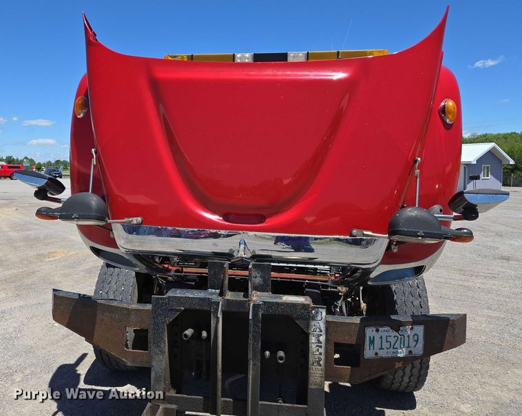 image for item EM0043 2006 International 7400 dump truck