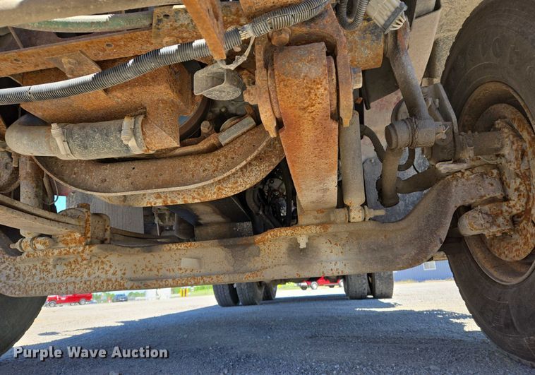 image for item EM0043 2006 International 7400 dump truck