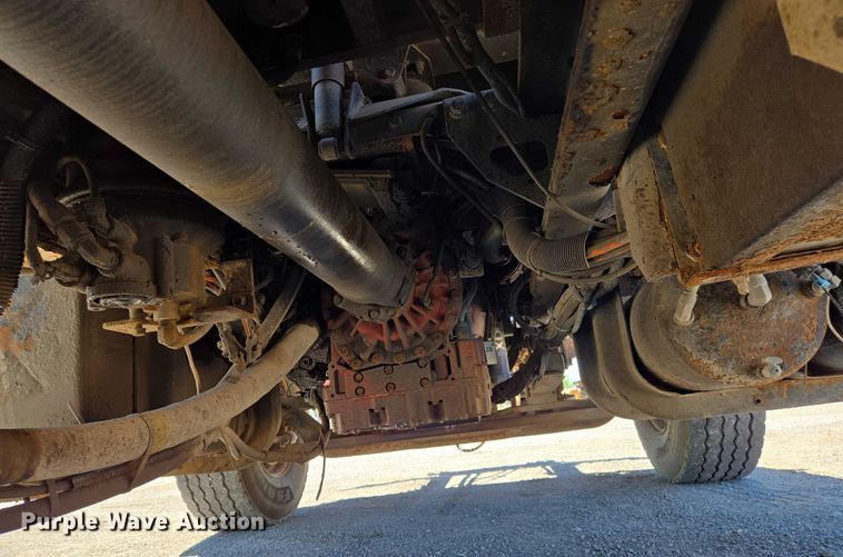 image for item EM0043 2006 International 7400 dump truck