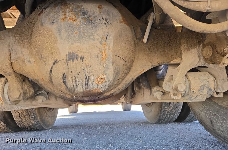 image for item EM0043 2006 International 7400 dump truck