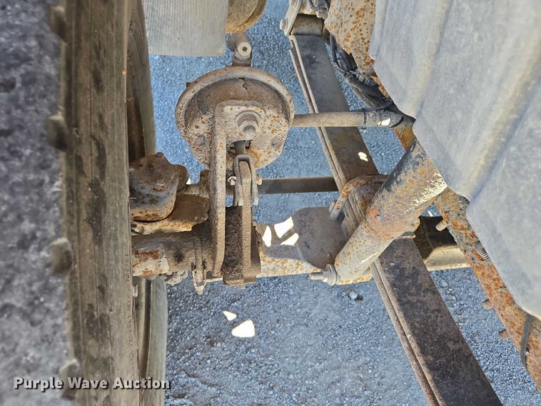 image for item EM0043 2006 International 7400 dump truck