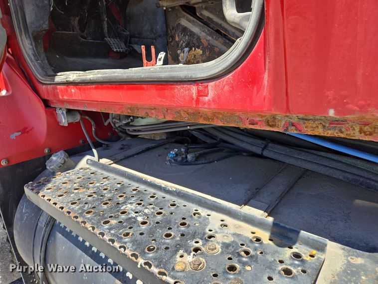 image for item EM0043 2006 International 7400 dump truck