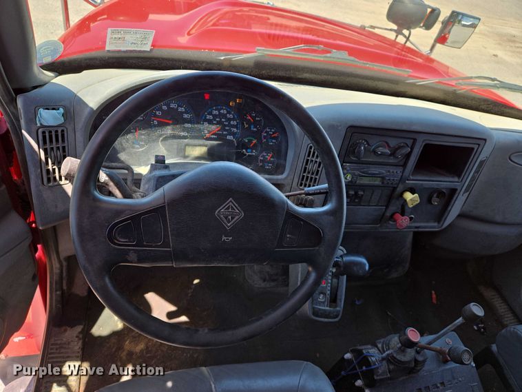 image for item EM0043 2006 International 7400 dump truck