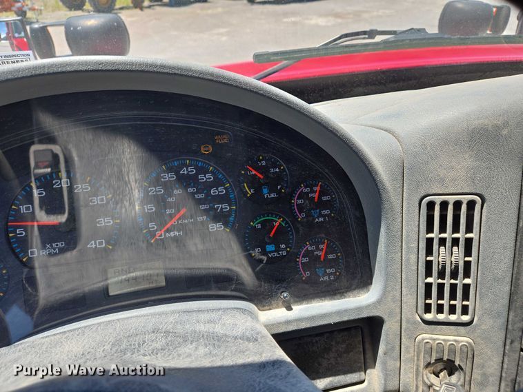 image for item EM0043 2006 International 7400 dump truck