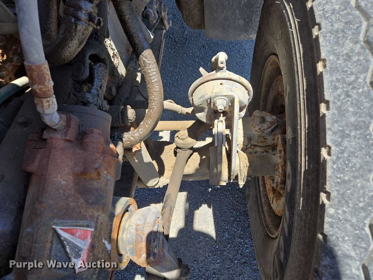 image for item EM0043 2006 International 7400 dump truck