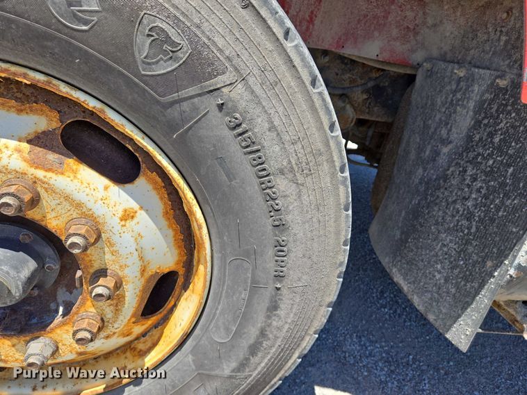 image for item EM0043 2006 International 7400 dump truck