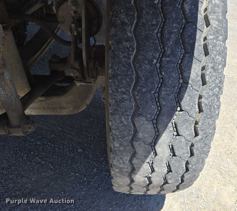 image for item EM0043 2006 International 7400 dump truck