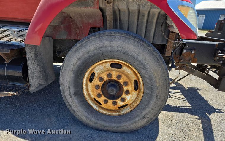 image for item EM0043 2006 International 7400 dump truck