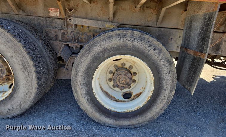 image for item EM0043 2006 International 7400 dump truck