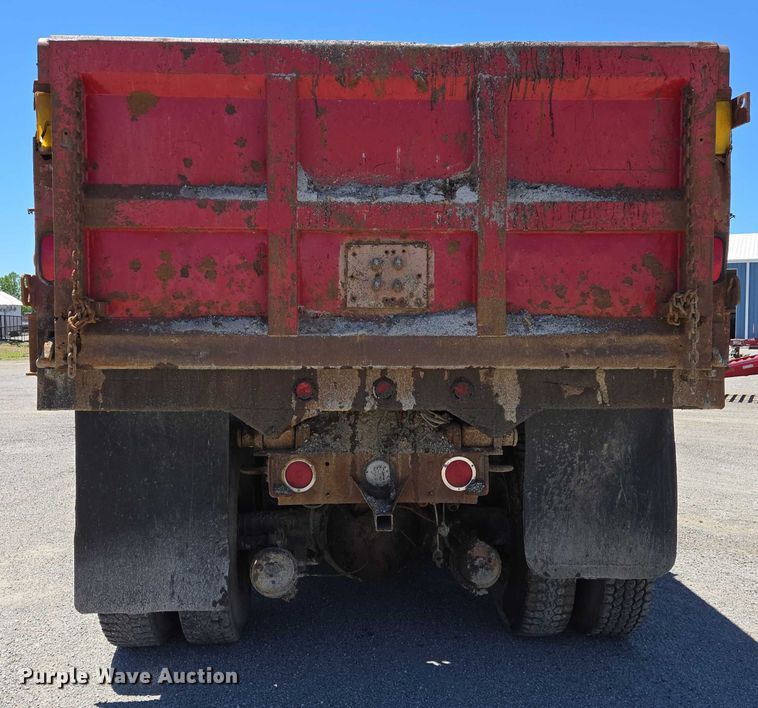 image for item EM0044 2002 International 4900 dump truck