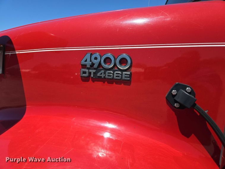 image for item EM0044 2002 International 4900 dump truck