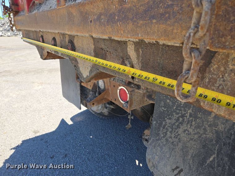 image for item EM0044 2002 International 4900 dump truck