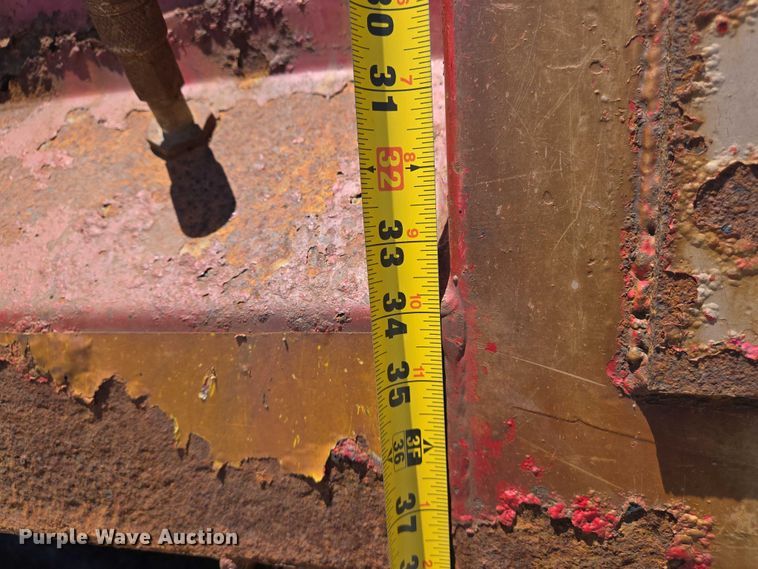 image for item EM0044 2002 International 4900 dump truck