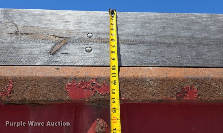 image for item EM0044 2002 International 4900 dump truck