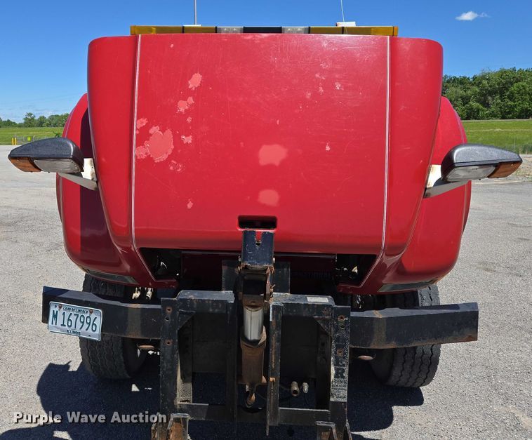 image for item EM0044 2002 International 4900 dump truck