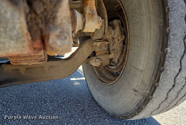 image for item EM0044 2002 International 4900 dump truck