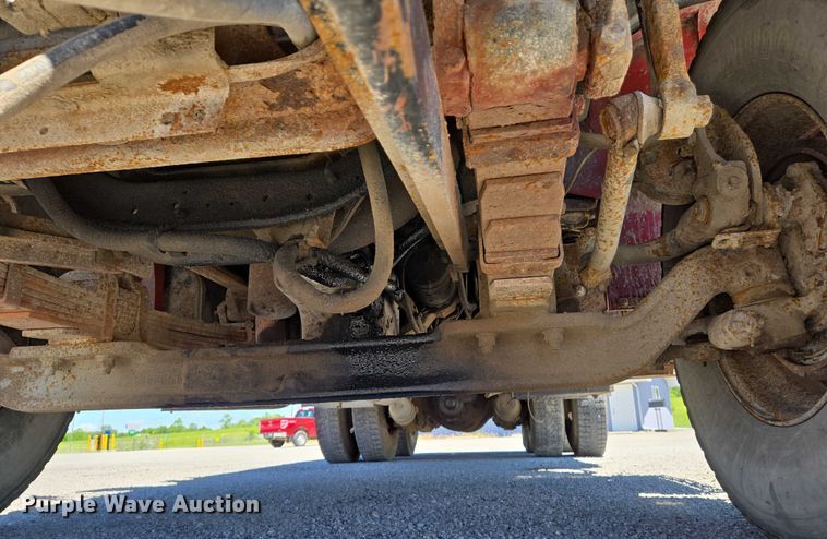 image for item EM0044 2002 International 4900 dump truck