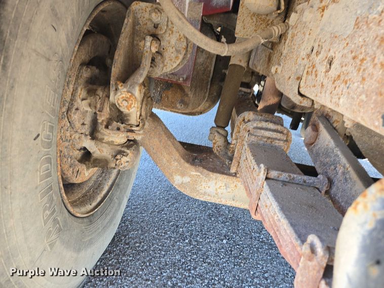 image for item EM0044 2002 International 4900 dump truck