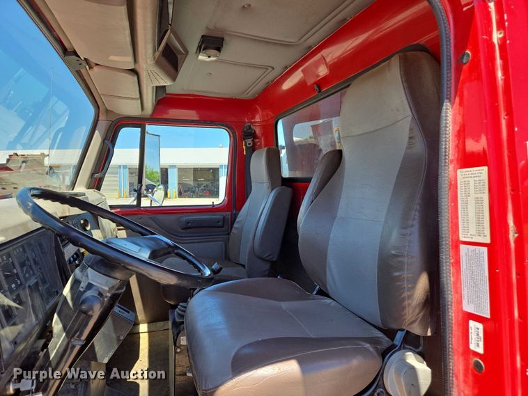 image for item EM0044 2002 International 4900 dump truck