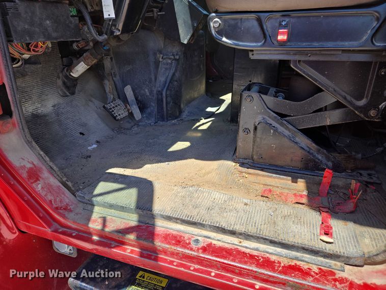 image for item EM0044 2002 International 4900 dump truck