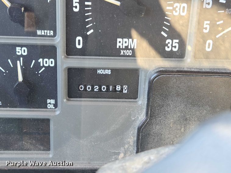 image for item EM0044 2002 International 4900 dump truck