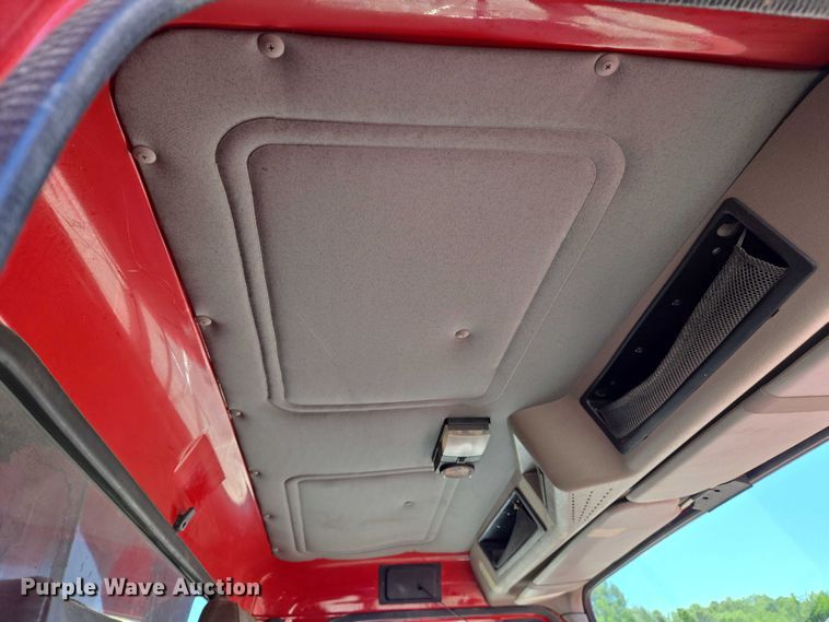 image for item EM0044 2002 International 4900 dump truck