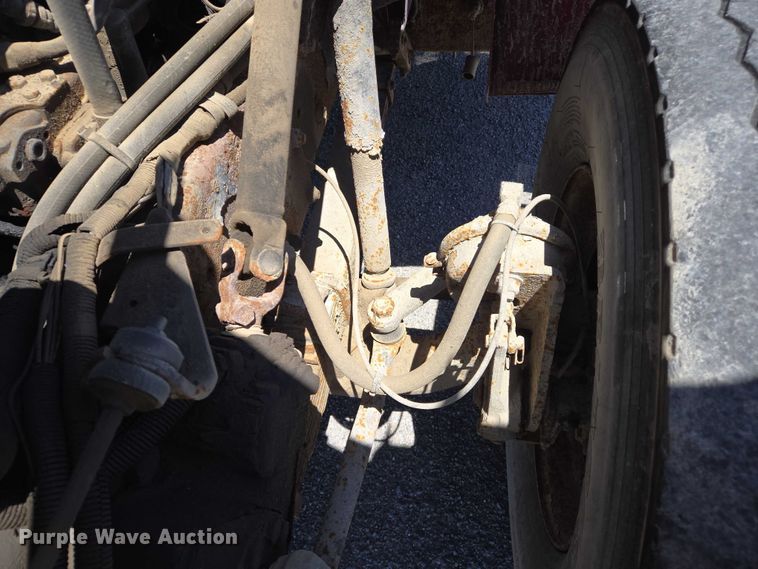 image for item EM0044 2002 International 4900 dump truck