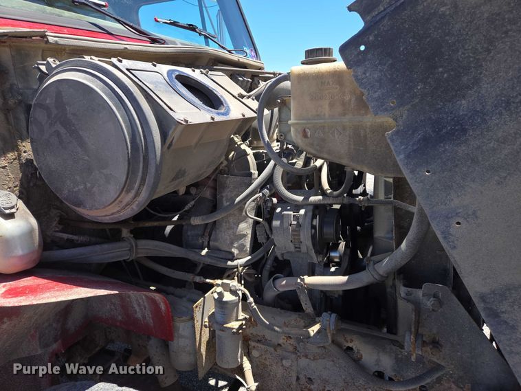 image for item EM0044 2002 International 4900 dump truck