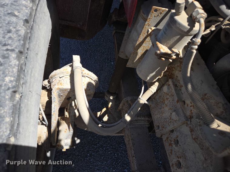 image for item EM0044 2002 International 4900 dump truck