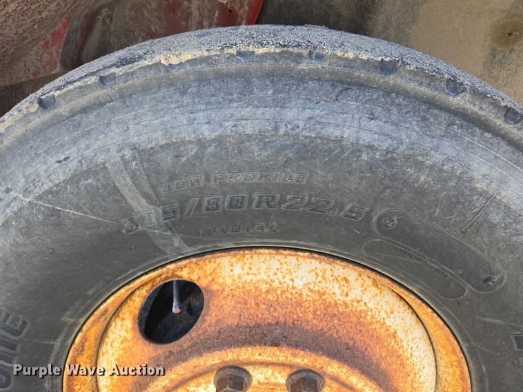 image for item EM0044 2002 International 4900 dump truck